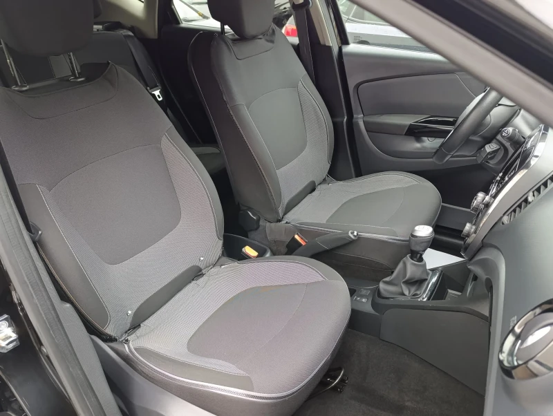 Renault Captur 1.5dci, снимка 9 - Автомобили и джипове - 52211825