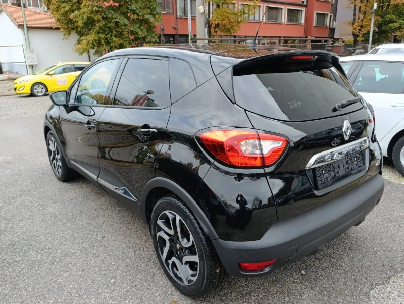 Renault Captur 1.5dci, снимка 4 - Автомобили и джипове - 52211825