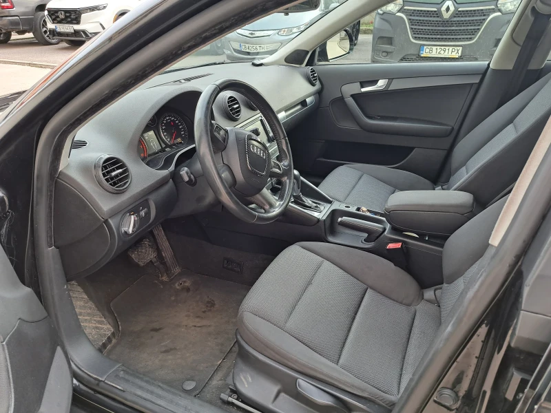 Audi A3 1.6i-автоматик, снимка 6 - Автомобили и джипове - 53538437
