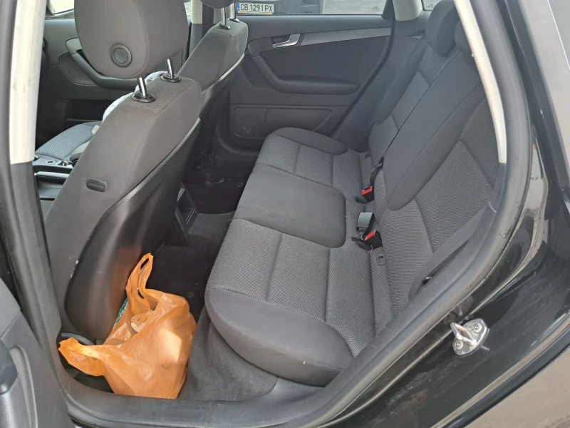 Audi A3 1.6i-автоматик, снимка 8 - Автомобили и джипове - 53538437