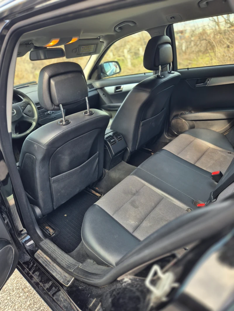 Mercedes-Benz C 220 D, снимка 8 - Автомобили и джипове - 53577756