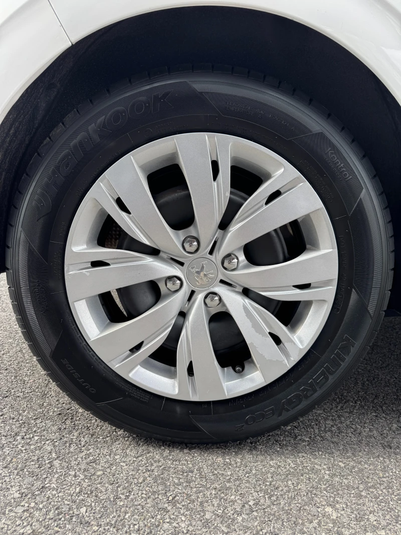 Peugeot 208 1.4HDI НОВ ВНОС , снимка 15 - Автомобили и джипове - 53582223