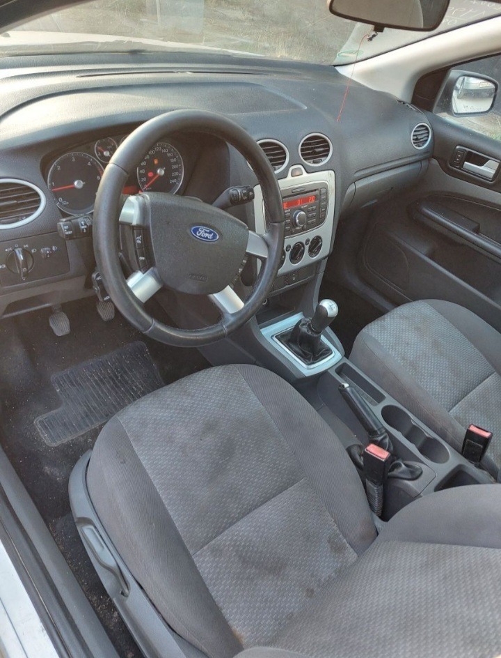 Ford Focus 1.6ХДИ, снимка 5 - Автомобили и джипове - 46272011