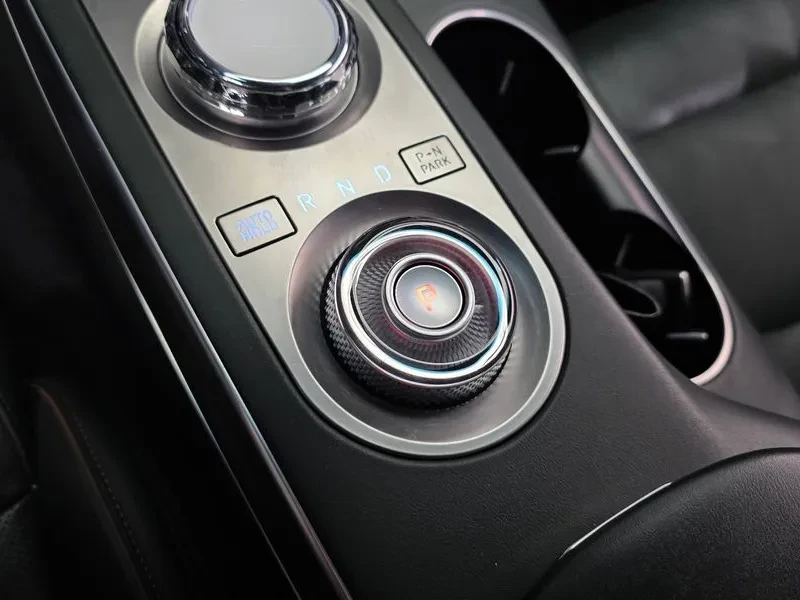 Genesis GV70 2.2d/ HEAD-UP/ 360/ ПОДГРЕВ/ ОБДУХВАНЕ, снимка 9 - Автомобили и джипове - 56736420