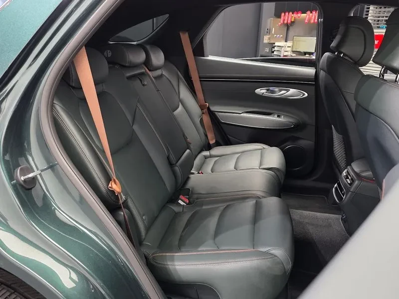 Genesis GV70 2.2d/ HEAD-UP/ 360/ ПОДГРЕВ/ ОБДУХВАНЕ, снимка 12 - Автомобили и джипове - 56736420