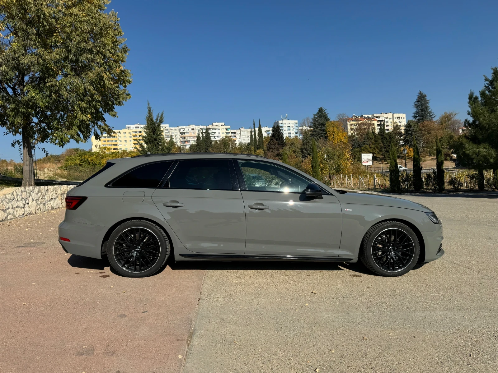 Audi A4 Black Edition 3xS-Line - изображение 7