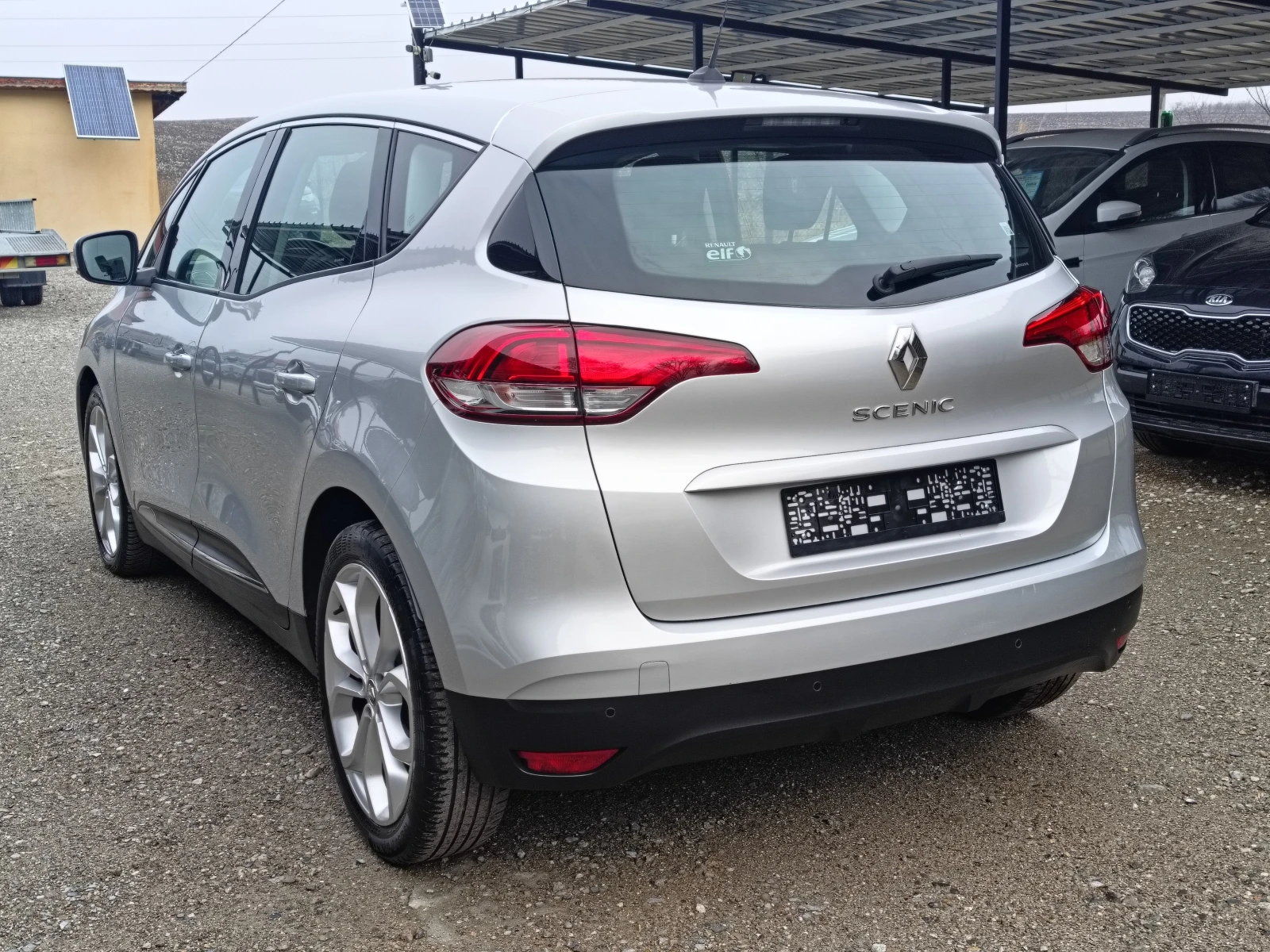 Renault Scenic 1.6dci Нави - изображение 6