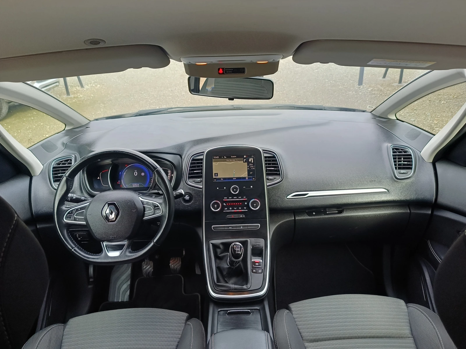 Renault Scenic 1.6dci Нави - изображение 8