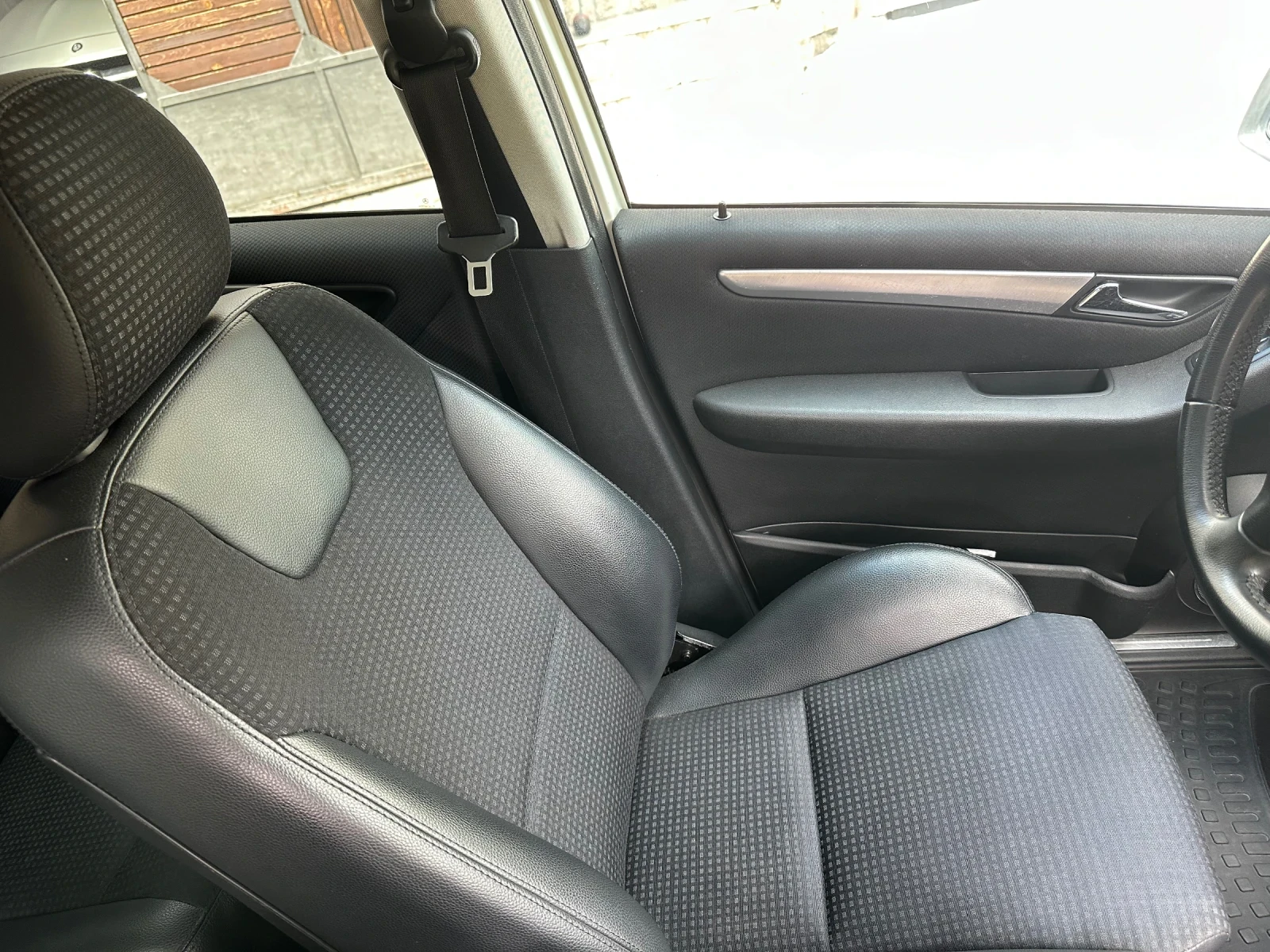 Mercedes-Benz A 160  - изображение 8