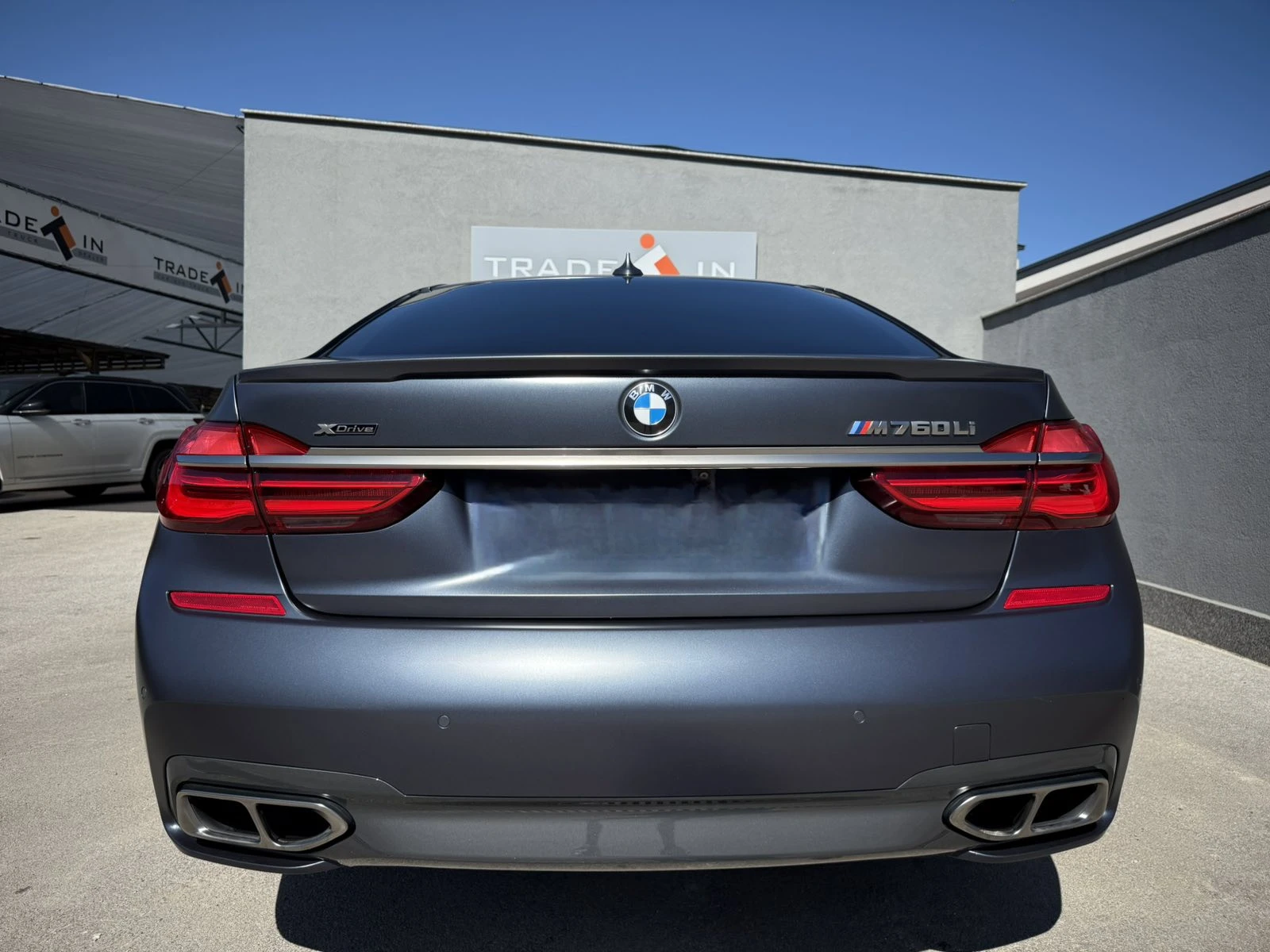 BMW 760 Li V12 xDrive - изображение 5