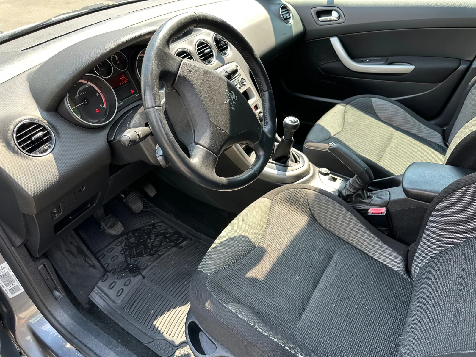 Peugeot 308 Комби - изображение 8