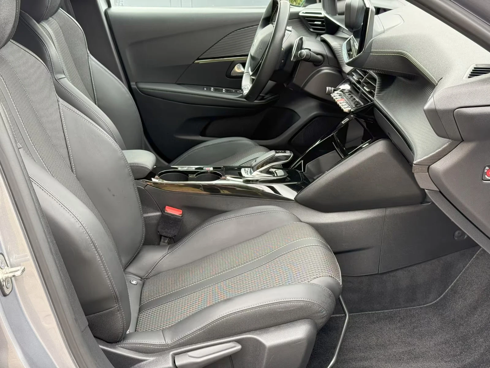 Peugeot 208 1.2GT-SPORT/101HP/CAM/NAVI/LED/CPLAY/L.ASSIST/541g | Mobile.bg   12