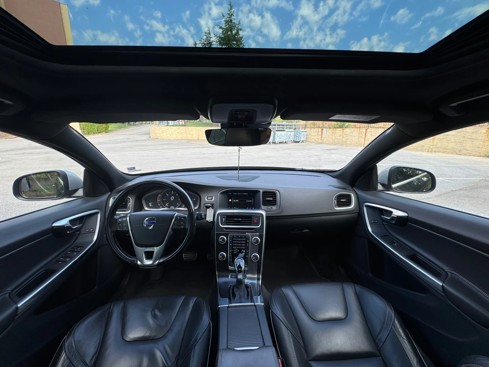 Volvo V60 2.4D Plug-in/R-Design/TV/ Harman Kardon - изображение 8