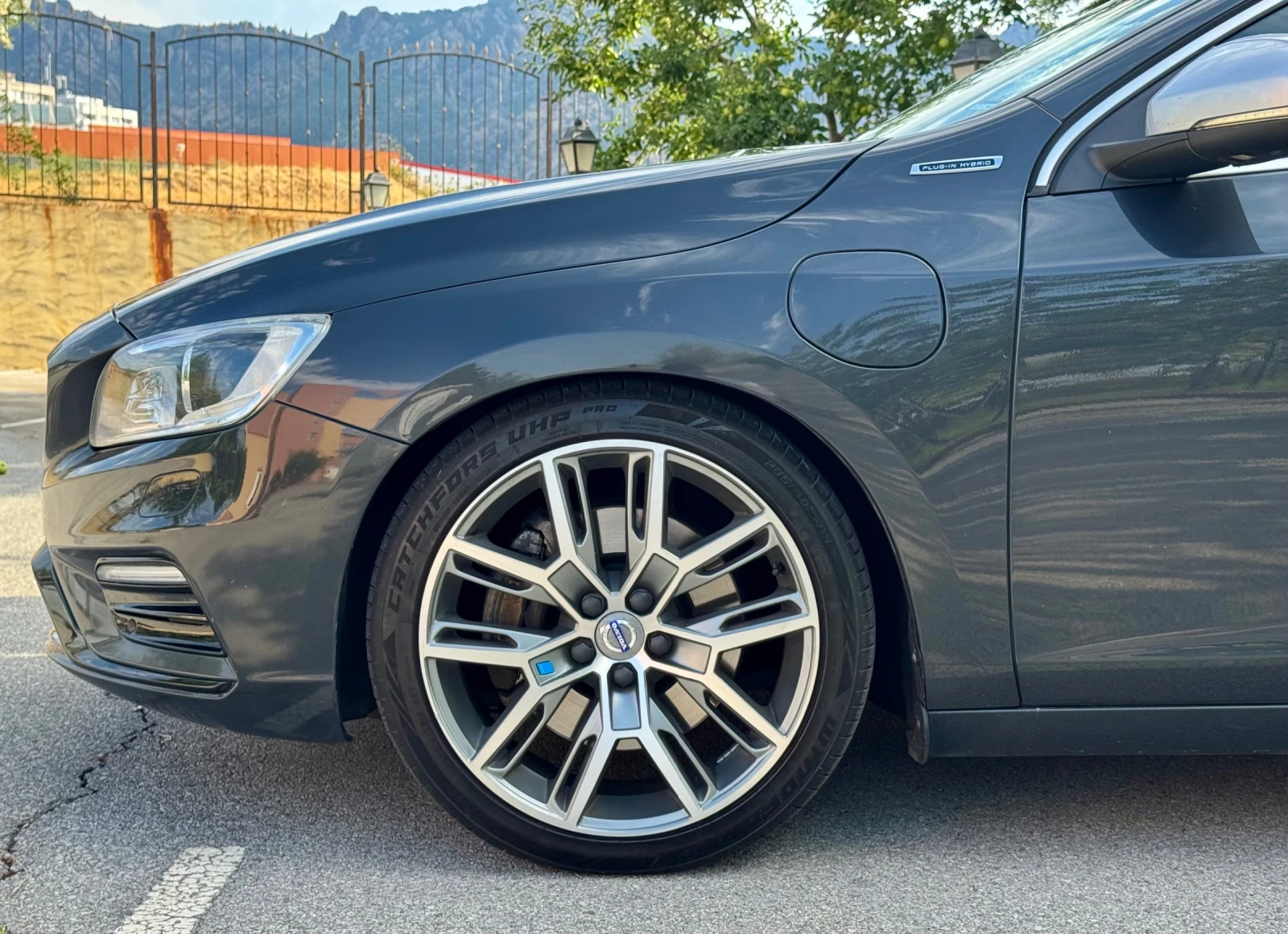 Volvo V60 2.4D Plug-in/R-Design/TV/ Harman Kardon - изображение 7