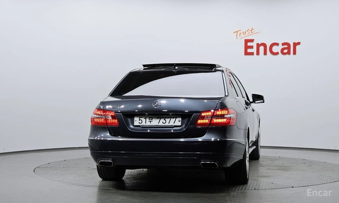 Mercedes-Benz E 350, снимка 4 - Автомобили и джипове - 53749918