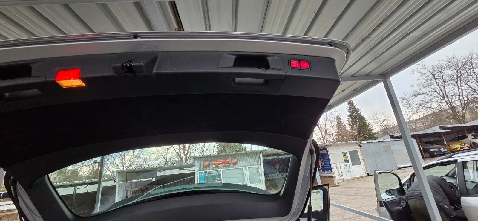 Mercedes-Benz E 300, снимка 15 - Автомобили и джипове - 53901864