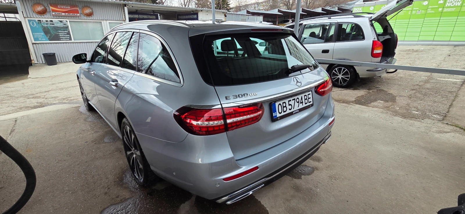 Mercedes-Benz E 300, снимка 4 - Автомобили и джипове - 53901864