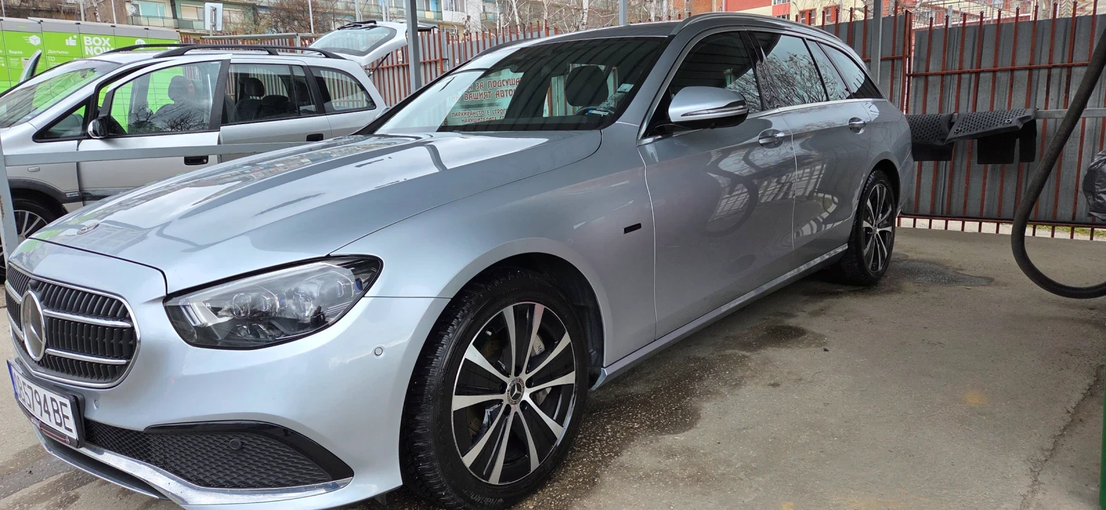 Mercedes-Benz E 300, снимка 3 - Автомобили и джипове - 53901864