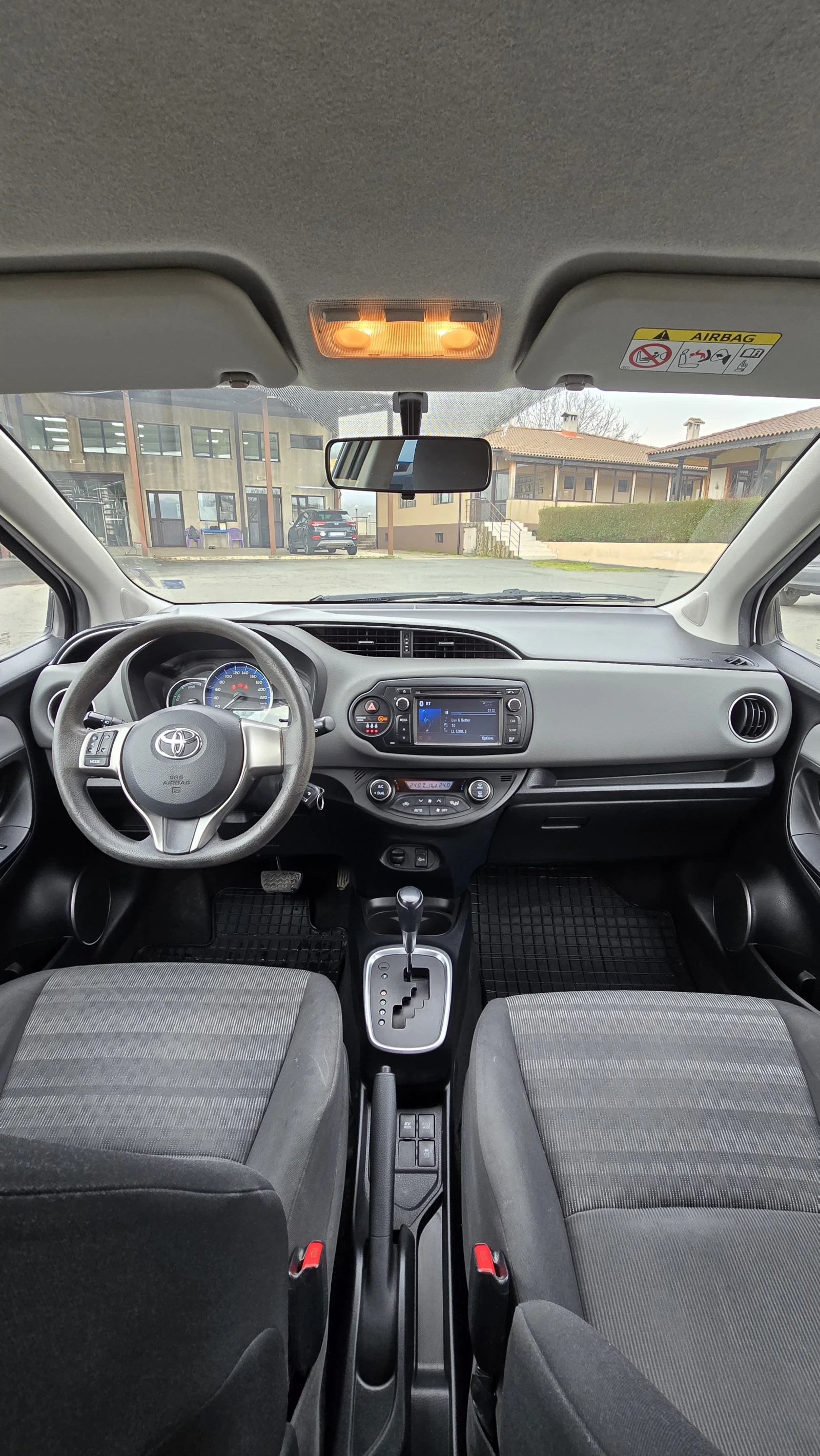 Toyota Yaris НОВА БАТЕРИЯ, снимка 7 - Автомобили и джипове - 53999370