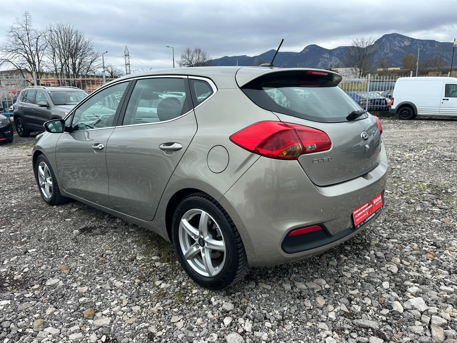 Kia Ceed 1.6CRDI 110kc FACE, снимка 5 - Автомобили и джипове - 54042200