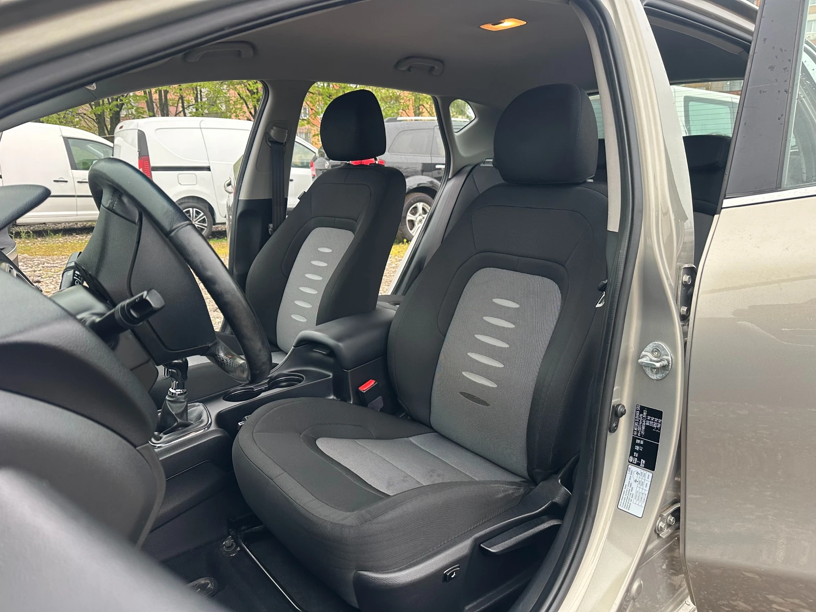 Kia Ceed 1.6CRDI 110kc FACE, снимка 9 - Автомобили и джипове - 54042200