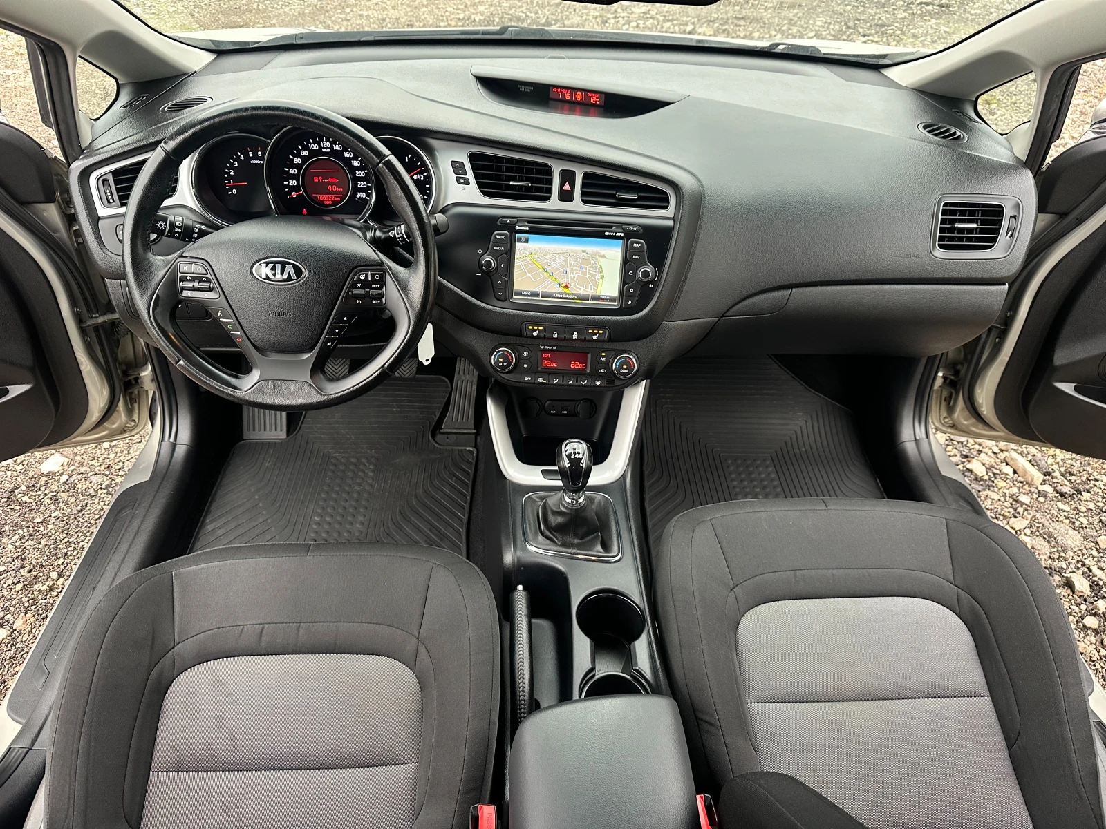Kia Ceed 1.6CRDI 110kc FACE, снимка 10 - Автомобили и джипове - 54042200
