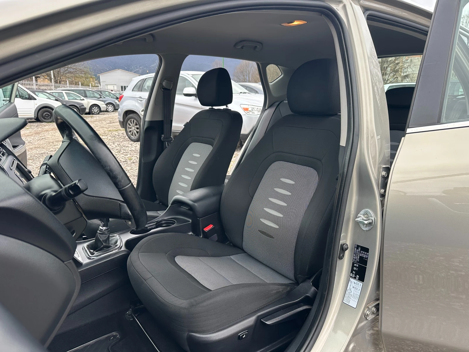 Kia Ceed 1.6CRDI 110kc FACE, снимка 9 - Автомобили и джипове - 54042200