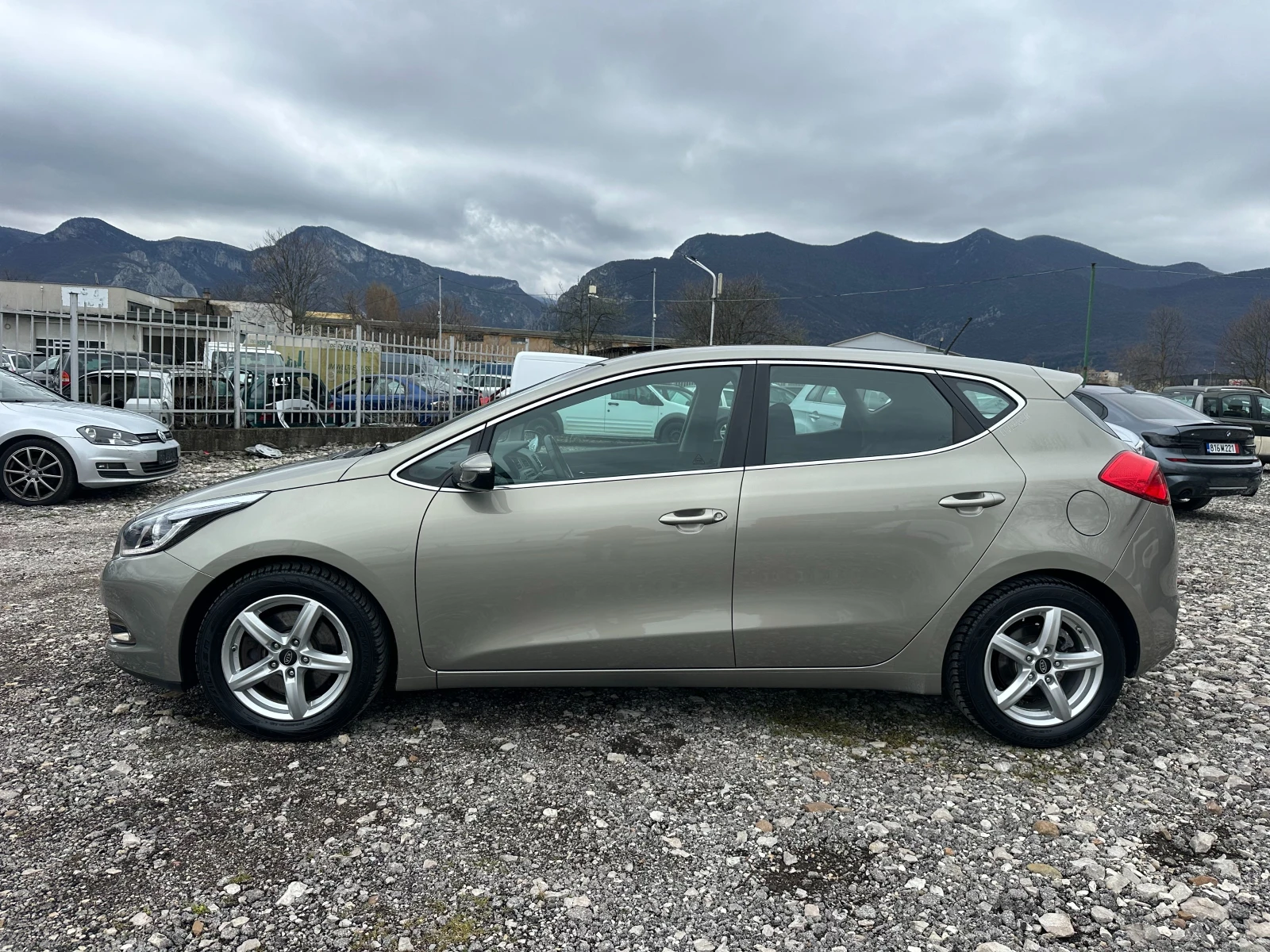 Kia Ceed 1.6CRDI 110kc FACE, снимка 6 - Автомобили и джипове - 54042200