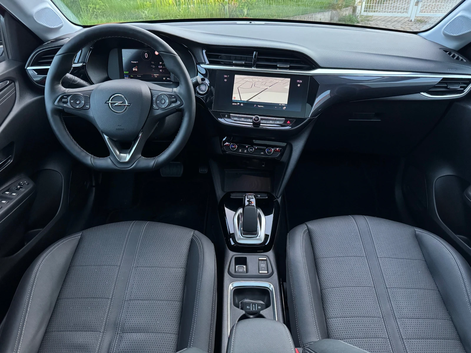Opel Corsa electric* 50kw* Камера* Панорама* FULL, снимка 11 - Автомобили и джипове - 54456866