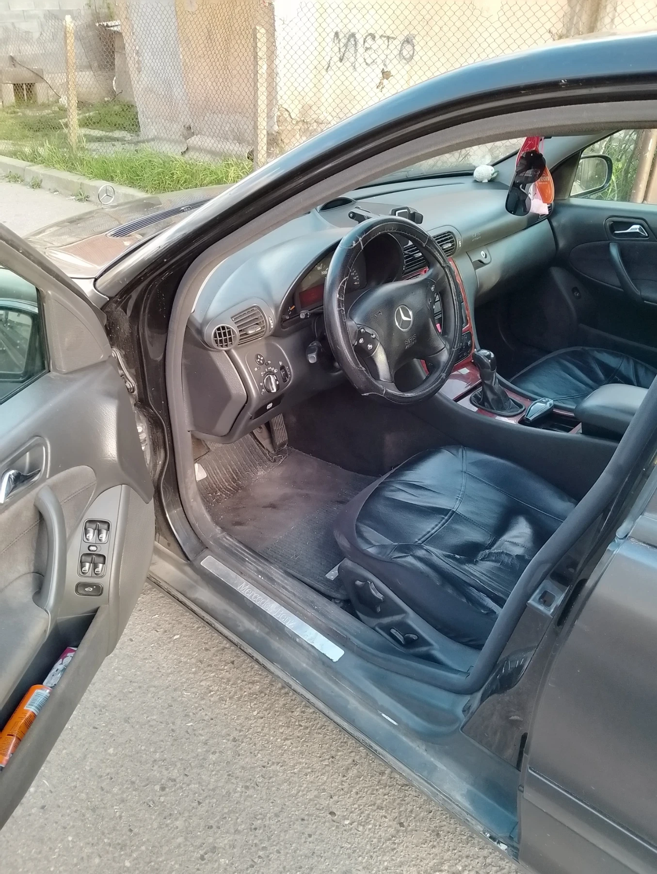 Mercedes-Benz C 200, снимка 4 - Автомобили и джипове - 54585853
