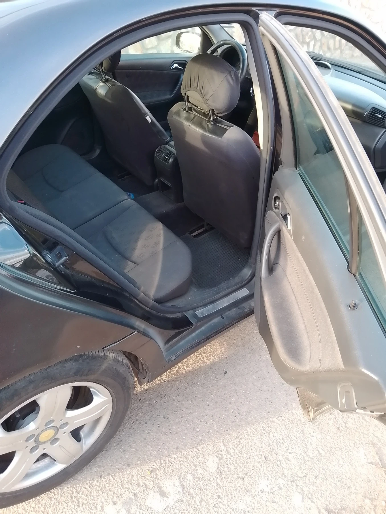 Mercedes-Benz C 200, снимка 5 - Автомобили и джипове - 54585853