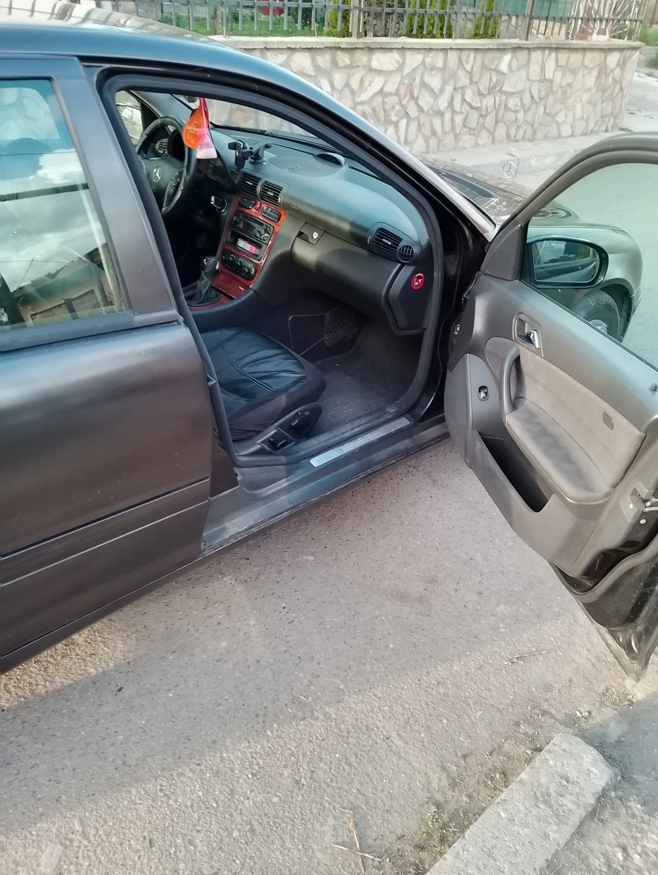 Mercedes-Benz C 200, снимка 6 - Автомобили и джипове - 54585853