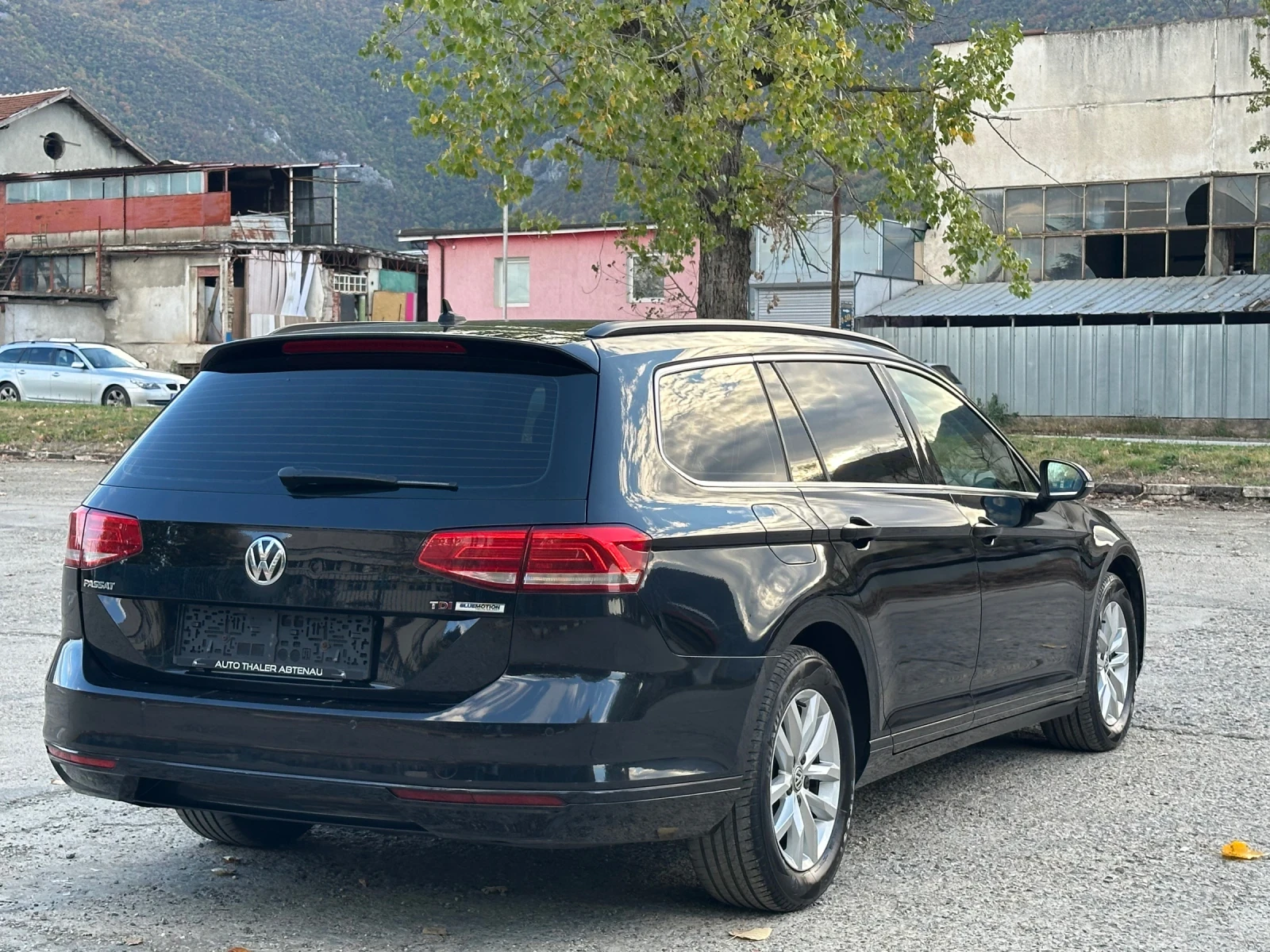VW Passat 1.6TDI, снимка 5 - Автомобили и джипове - 54784220