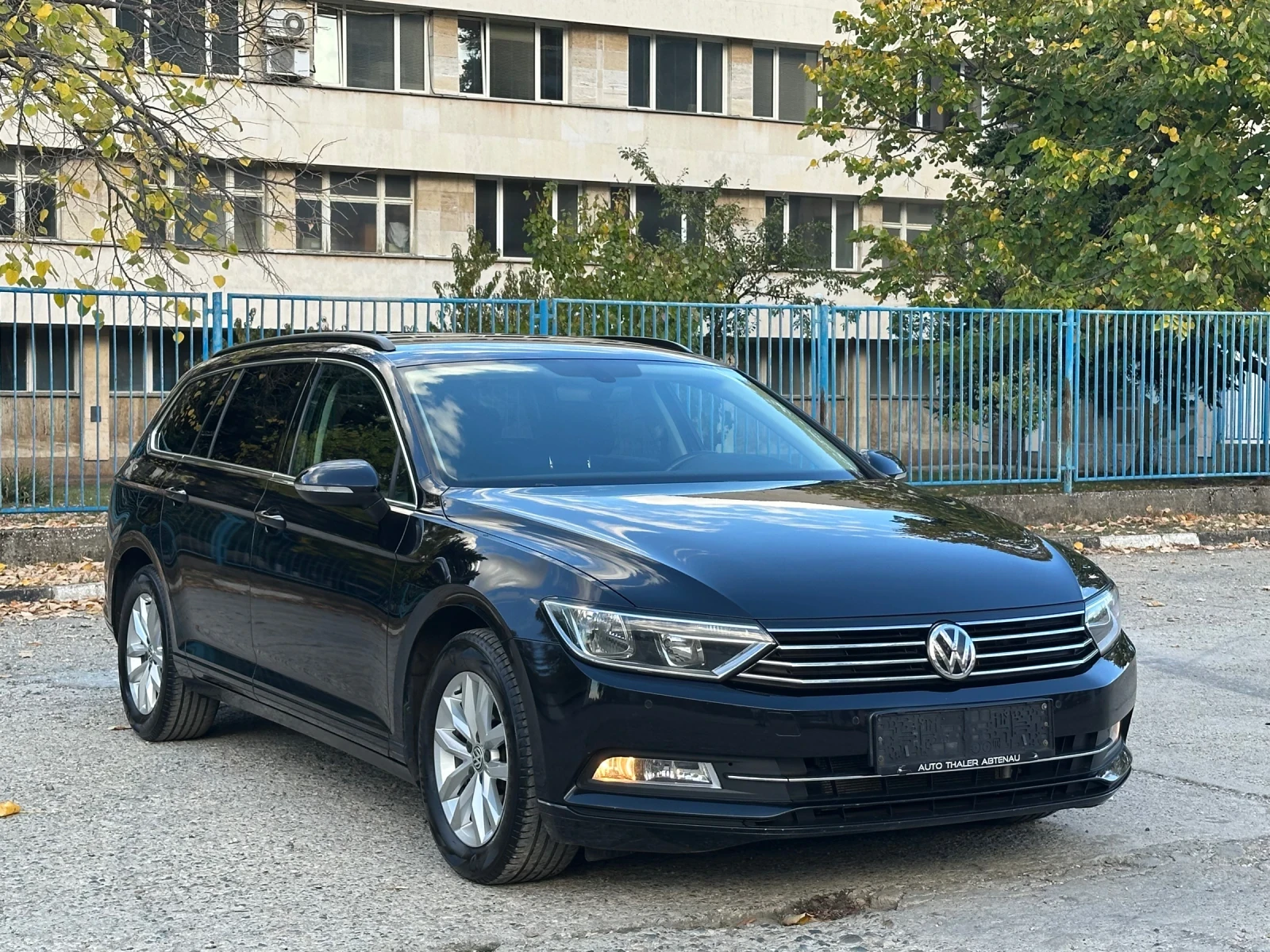 VW Passat 1.6TDI, снимка 7 - Автомобили и джипове - 54784220