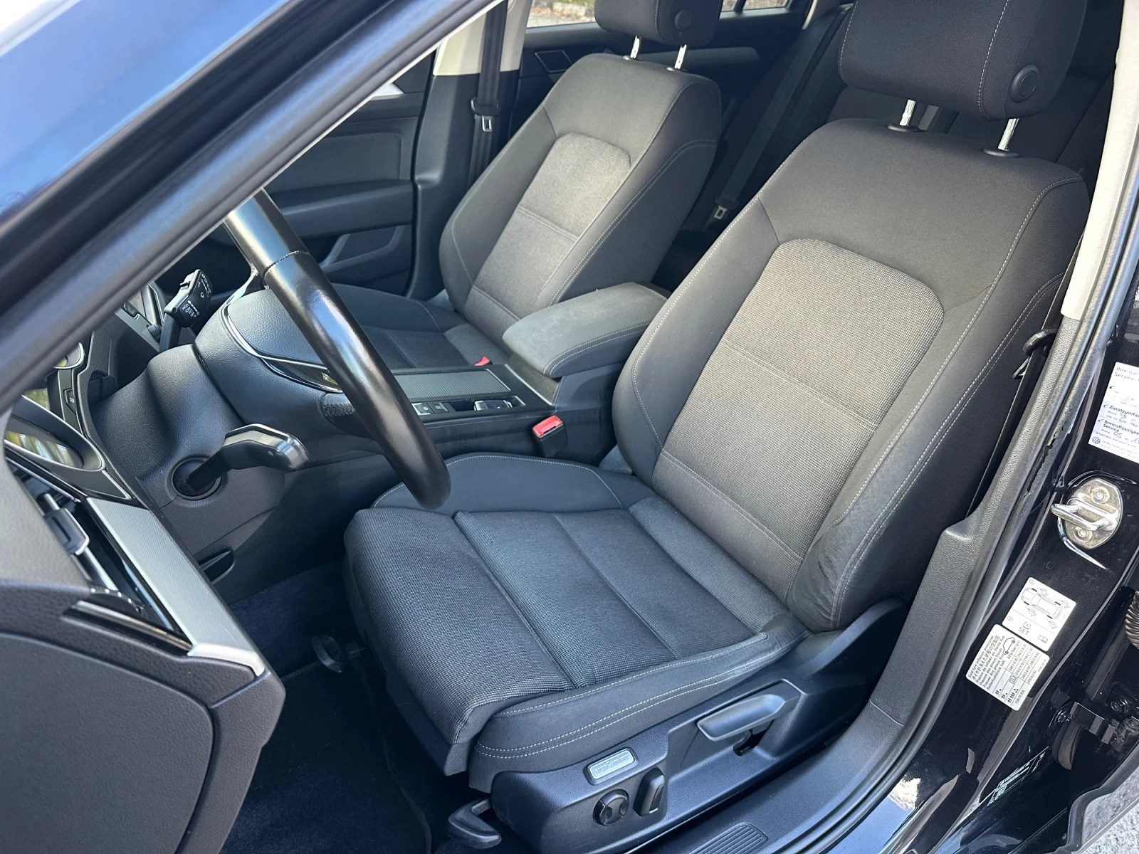 VW Passat 1.6TDI, снимка 10 - Автомобили и джипове - 54784220