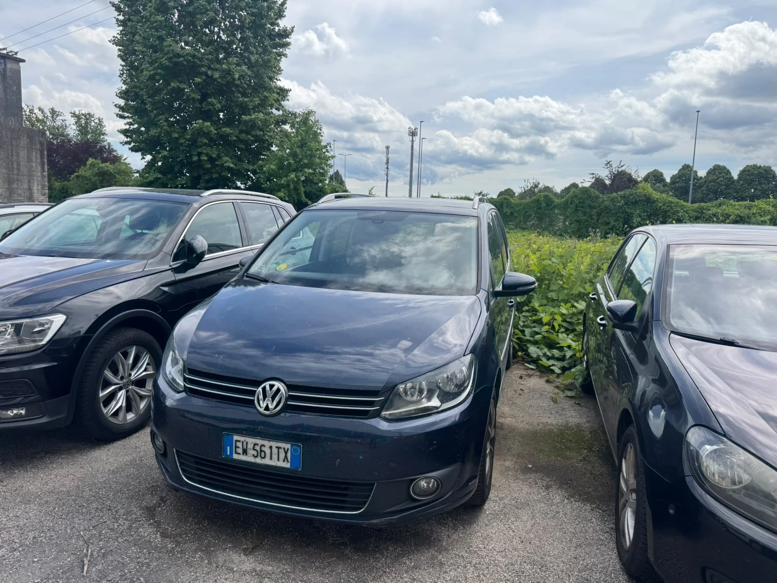 VW Touran (KATO НОВА)^(7-МЕСТА)