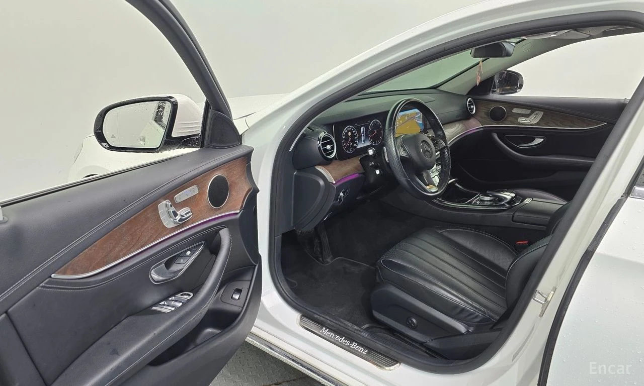 Mercedes-Benz E 300 Exclusive* ПОДГРЕВ* ОБДУХВАНЕ* 360 CAM* DIGITAL* , снимка 6 - Автомобили и джипове - 55224033