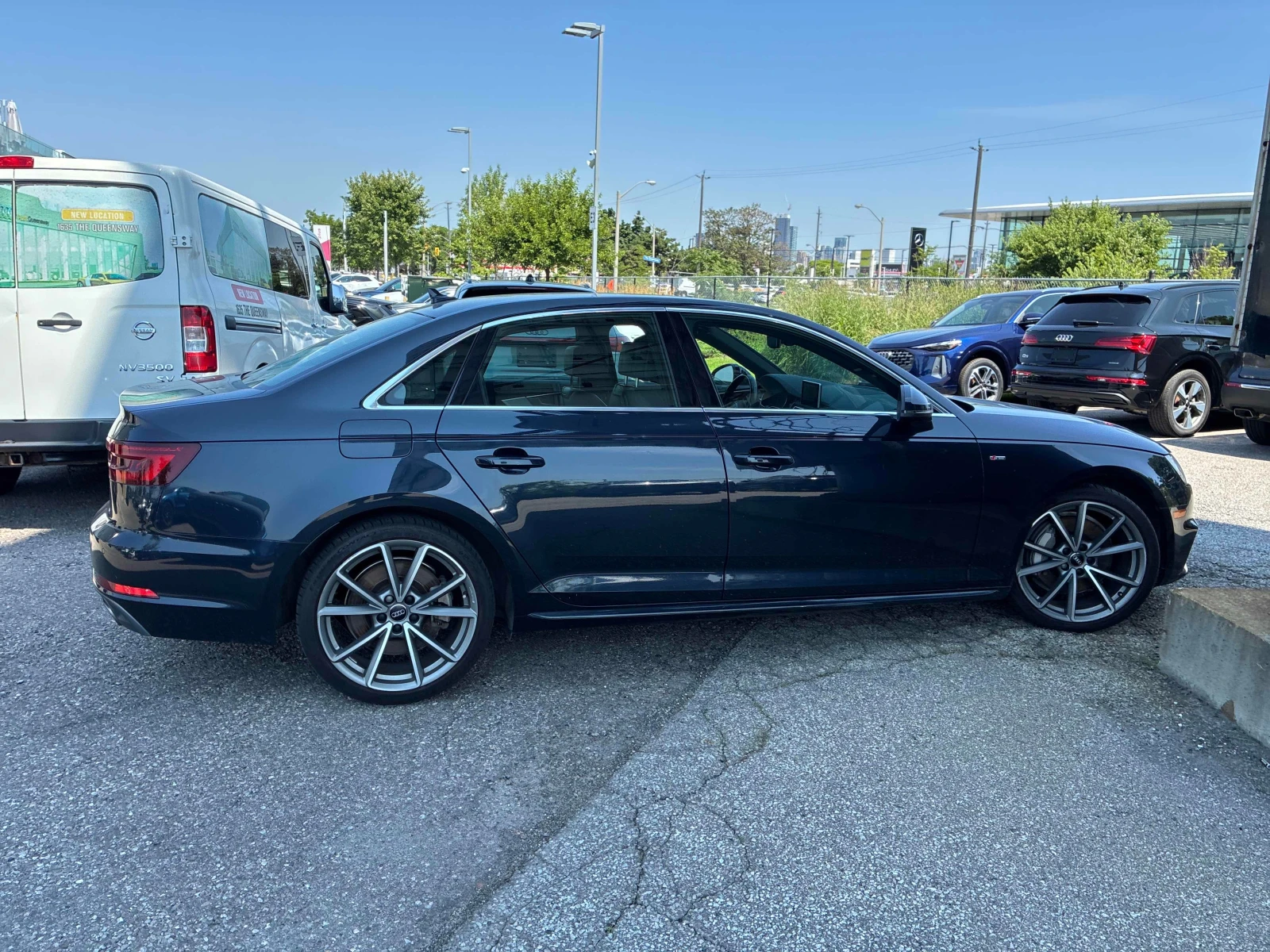 Audi A4 Progressiv S LINE | ПРЕДСТАВИТЕЛСТВО НА AUDI, снимка 4 - Автомобили и джипове - 55874601