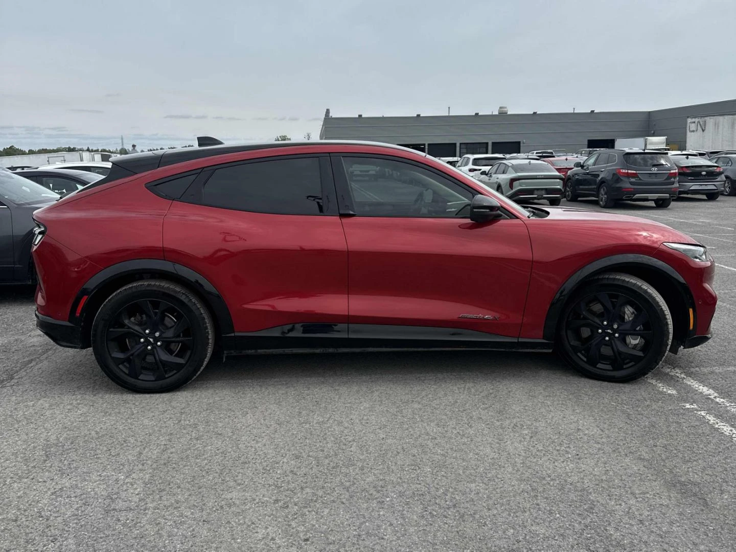 Ford Mustang Mach-E Premium* Extended Battery* B&O* 360* Distr* Пано, снимка 5 - Автомобили и джипове - 55945698