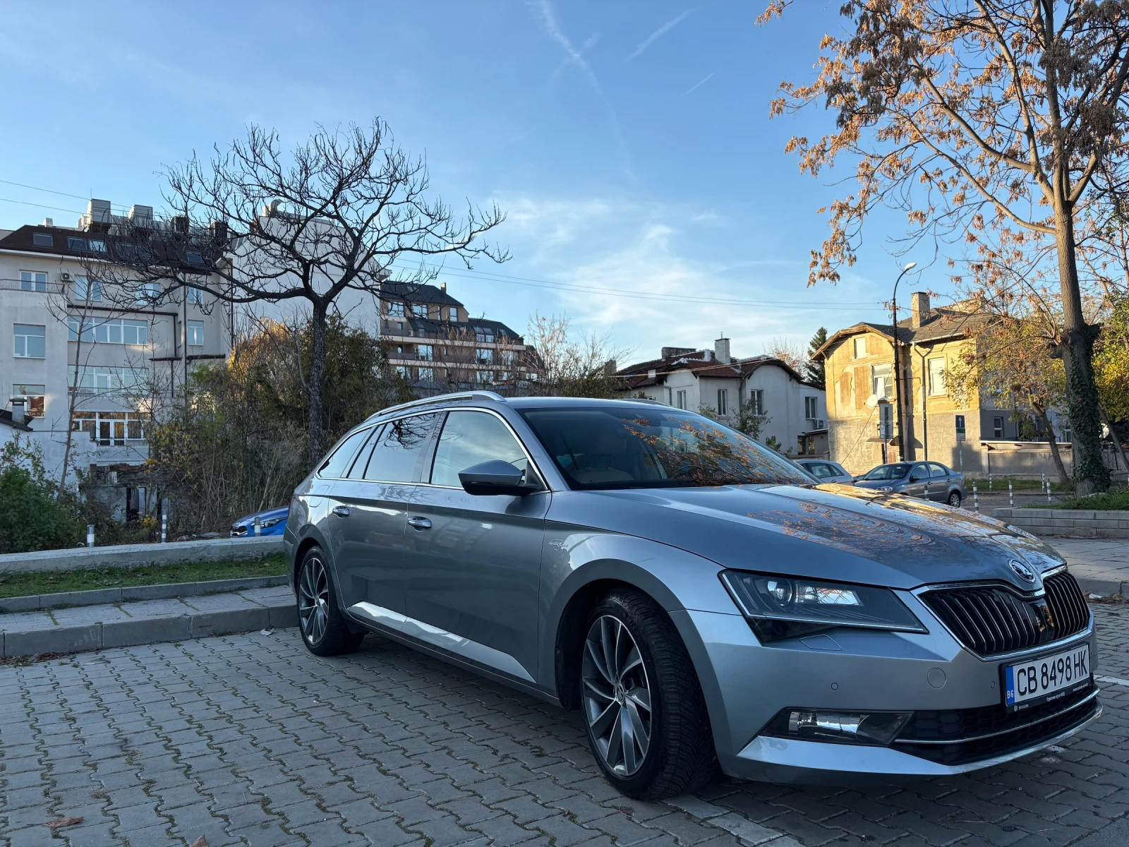 Skoda Superb L&K 2.0 TDI, 4x4, Комби, Автоматик, Кожен салон, снимка 5 - Автомобили и джипове - 55968936