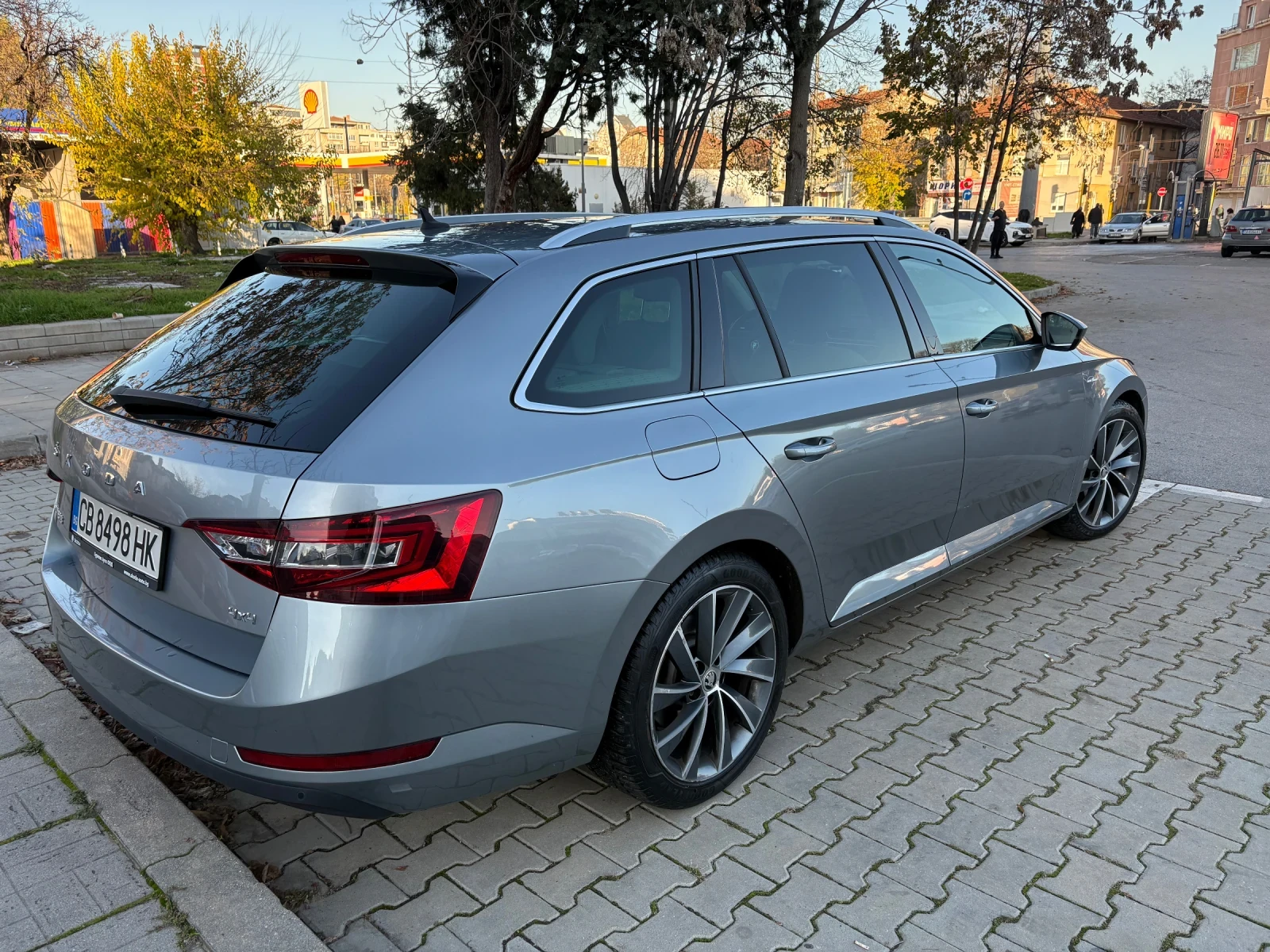 Skoda Superb L&K 2.0 TDI, 4x4, Комби, Автоматик, Кожен салон, снимка 4 - Автомобили и джипове - 55968936