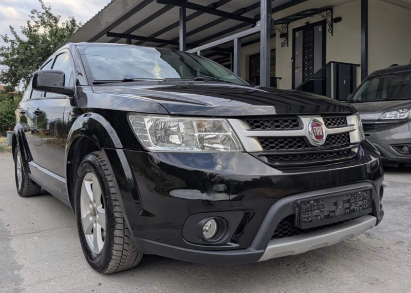 Fiat Freemont * * 4X4* * AVTOMAT* * 7 МЕСТА* * KEYLESS* * TOP* *, снимка 3 - Автомобили и джипове - 52666049