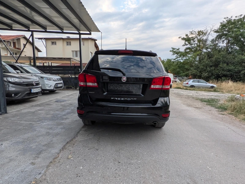 Fiat Freemont * * 4X4* * AVTOMAT* * 7 МЕСТА* * KEYLESS* * TOP* *, снимка 8 - Автомобили и джипове - 52666049