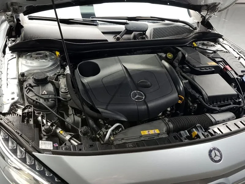 Mercedes-Benz GLA 200 Cdi, снимка 6 - Автомобили и джипове - 55103099