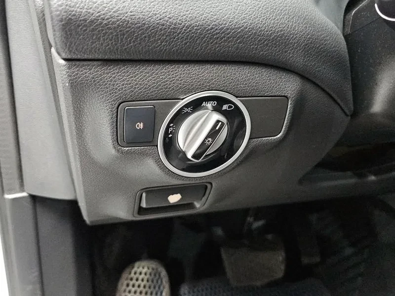 Mercedes-Benz GLA 200 Cdi, снимка 17 - Автомобили и джипове - 55103099