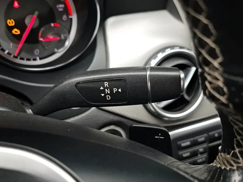 Mercedes-Benz GLA 200 Cdi, снимка 9 - Автомобили и джипове - 55103099