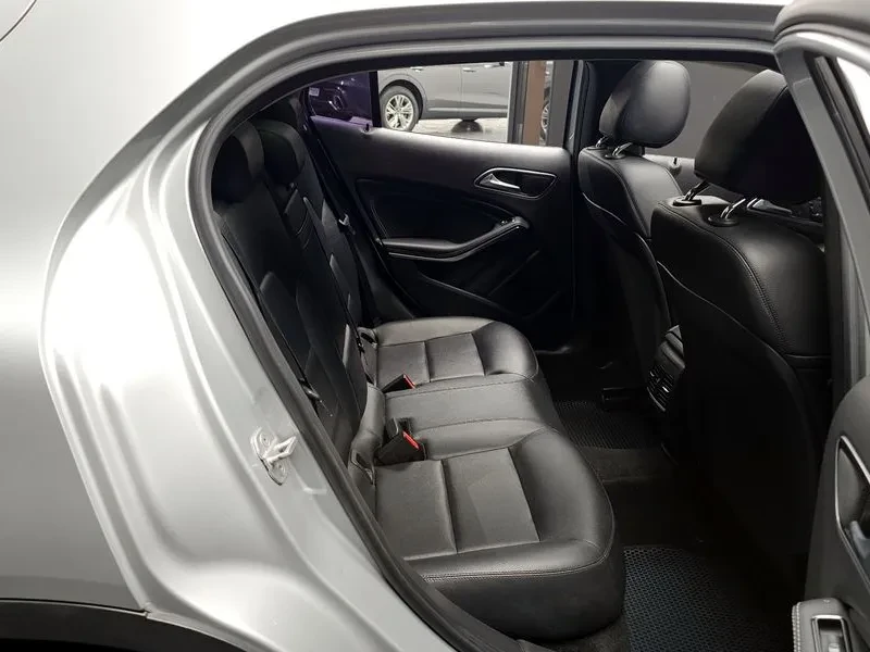 Mercedes-Benz GLA 200 Cdi, снимка 11 - Автомобили и джипове - 55103099