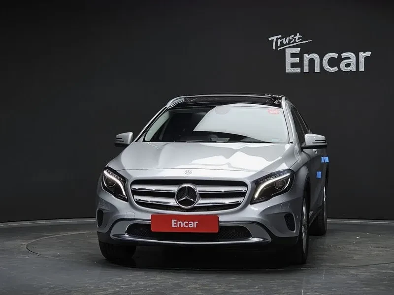 Mercedes-Benz GLA 200 Cdi, снимка 3 - Автомобили и джипове - 55103099
