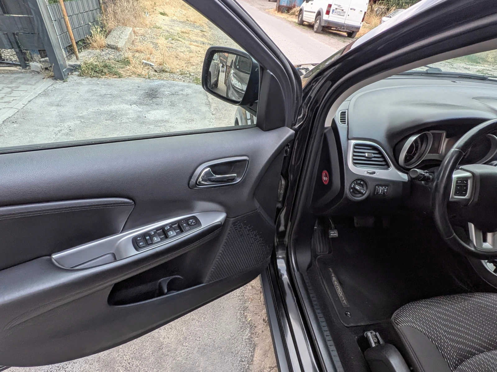 Fiat Freemont * * 4X4* * AVTOMAT* * 7 * * KEYLESS* * TOP* * | Mobile.bg   13