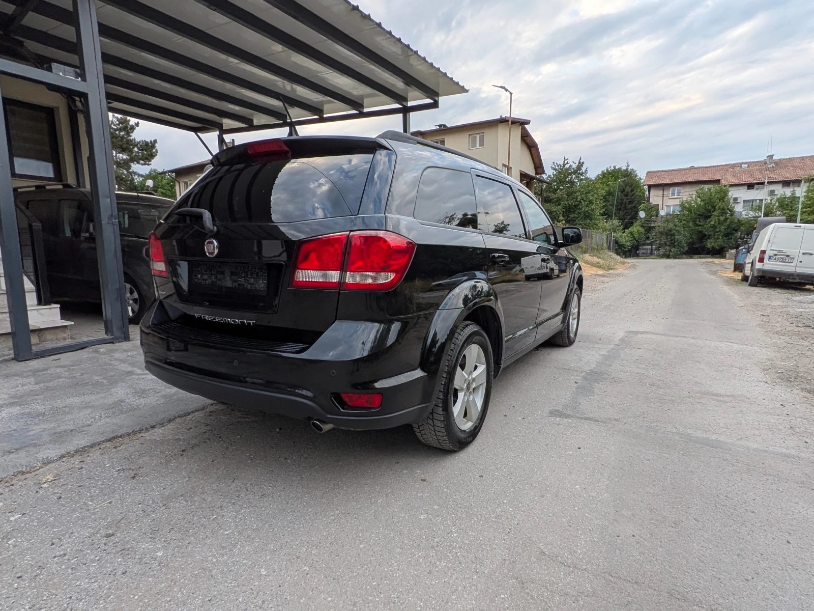 Fiat Freemont * * 4X4* * AVTOMAT* * 7 МЕСТА* * KEYLESS* * TOP* * - изображение 6